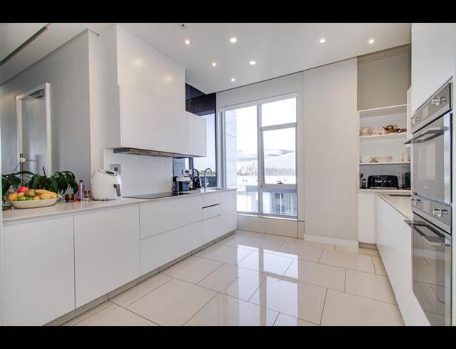 3 BEDROOM APARTMENT FOR SALE IN SANDHURST